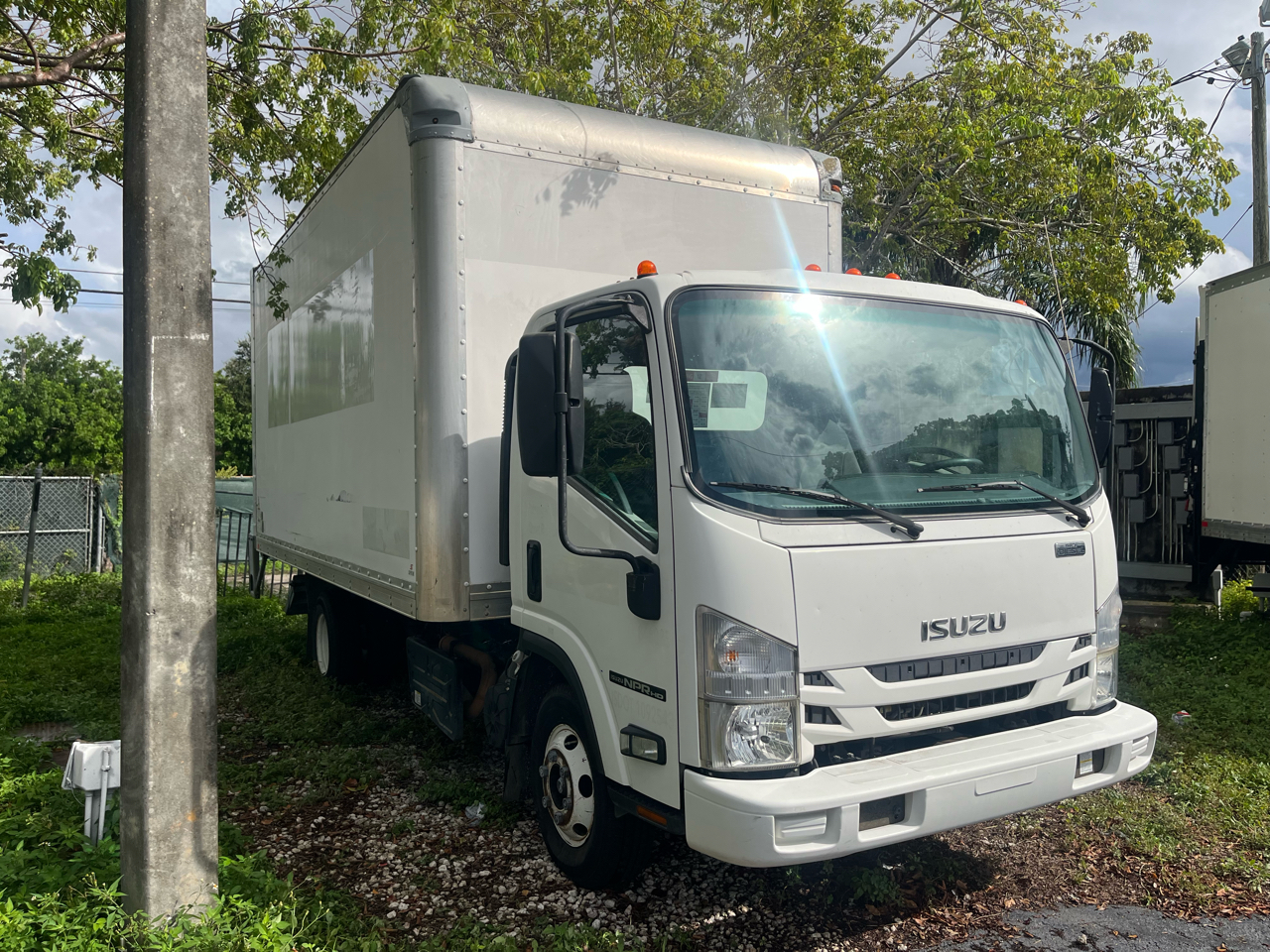 2018 Isuzu NPR HD