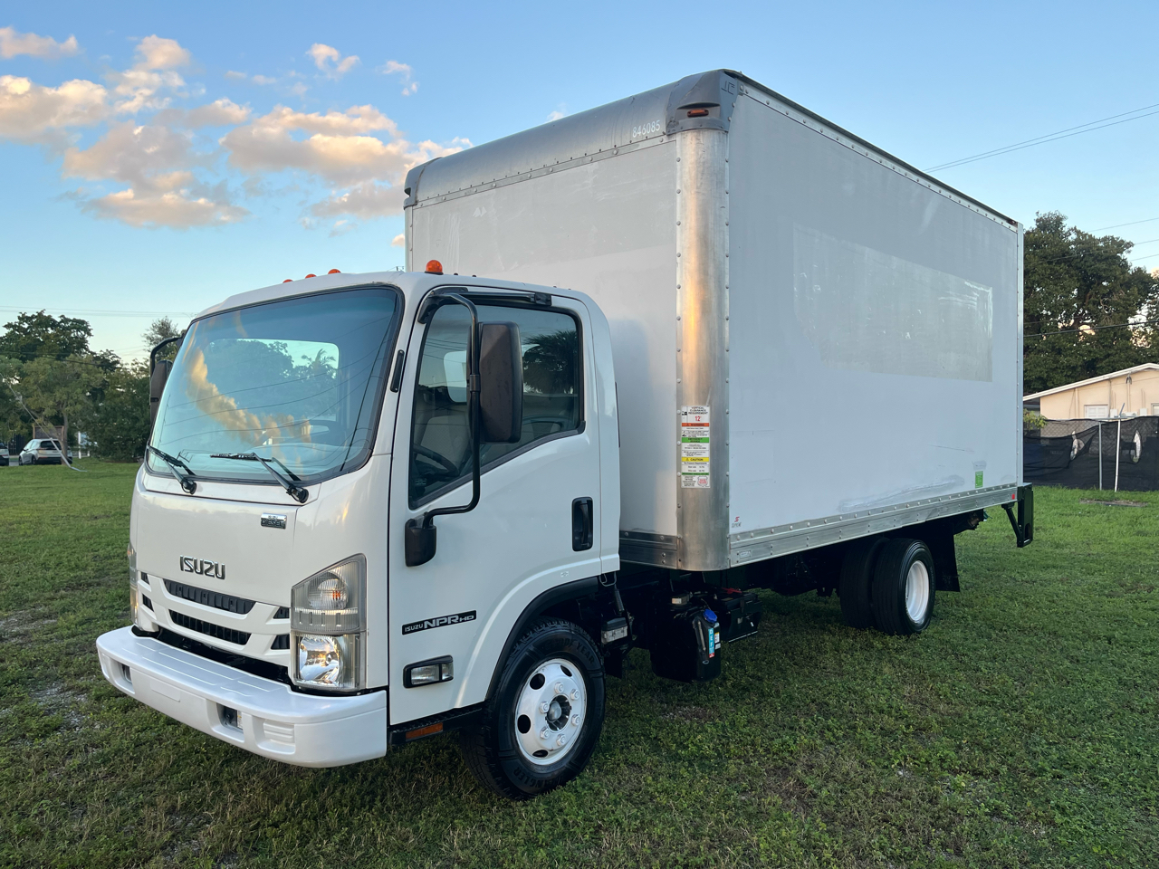 2018 Isuzu NPR HD