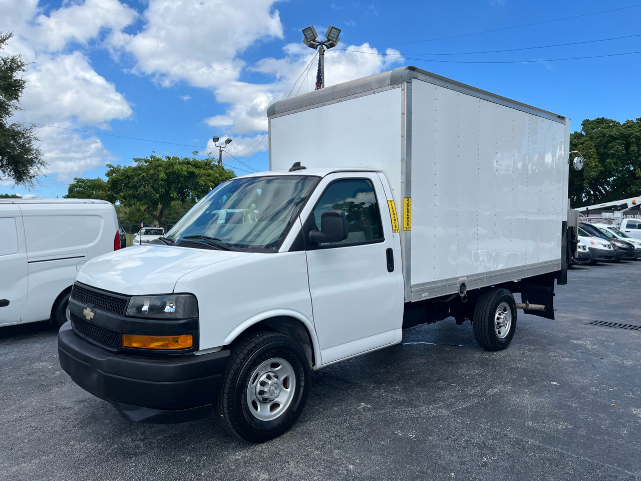 2021 Chevrolet Express 3500 Cutaway 1WT