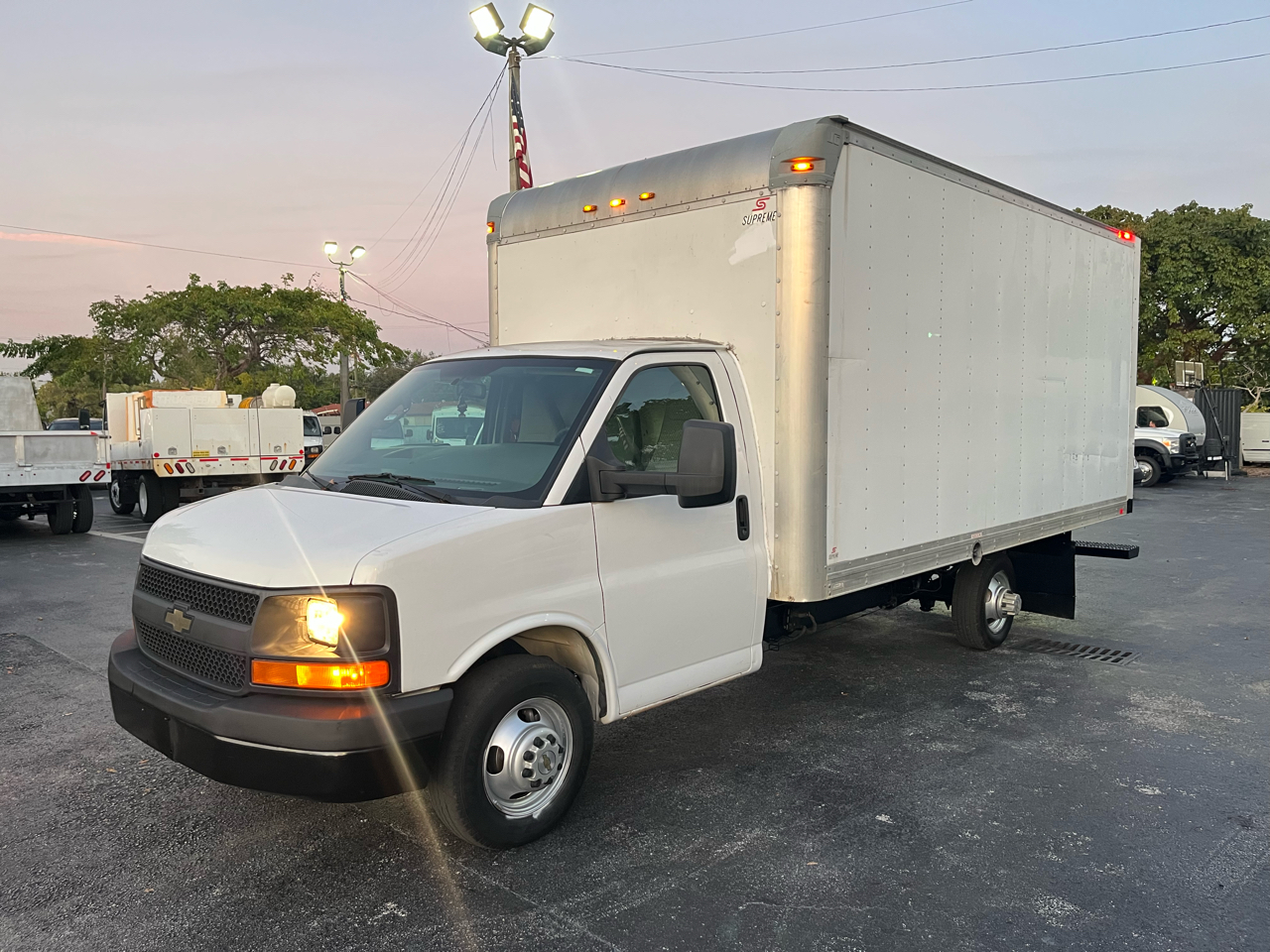 2017 Chevrolet Express 3500 Cutaway 1WT DRW