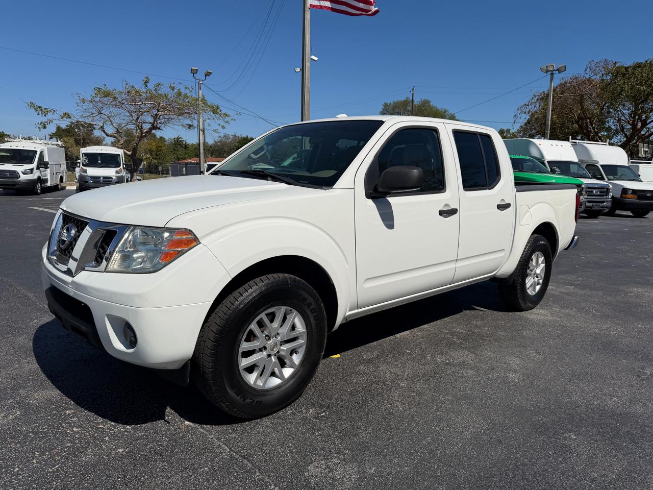 2015 Nissan Frontier S Crew Cab 5AT 2WD