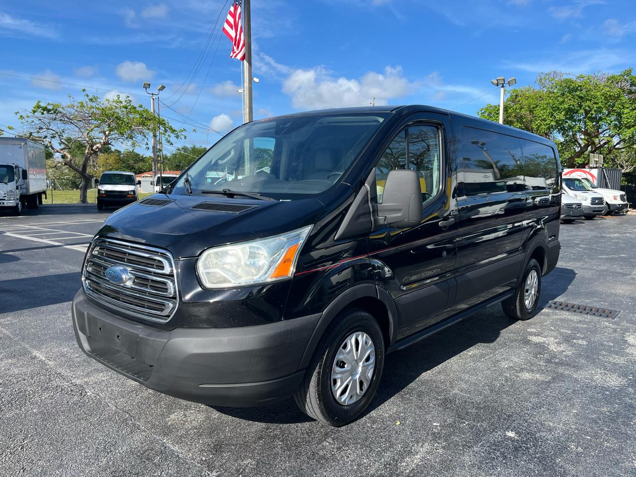 2017 Ford Transit 150 Van Low Roof w/Sliding Pass. 148-in. WB