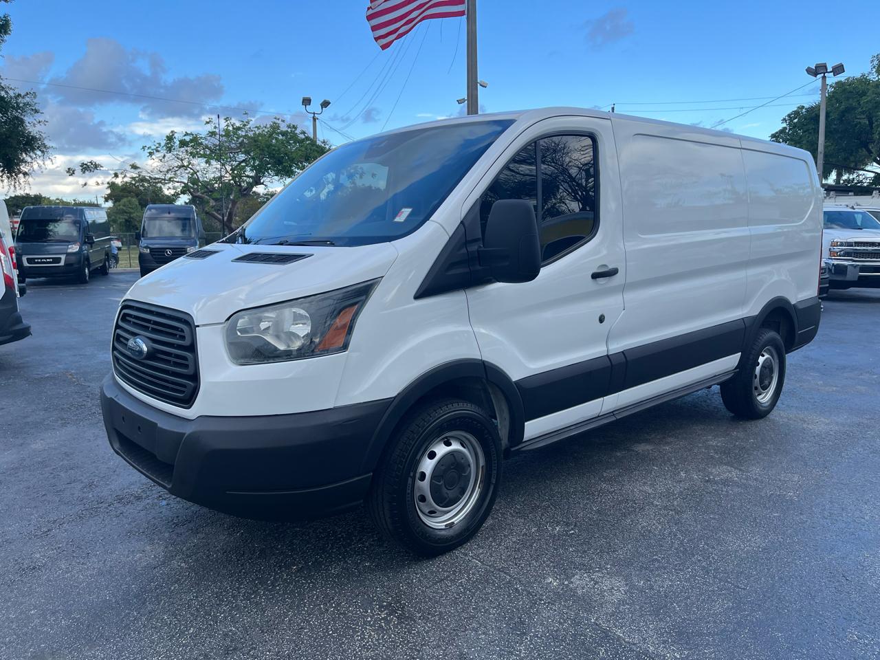 2017 Ford Transit 250 Van Low Roof 60/40 Pass.130-in. WB