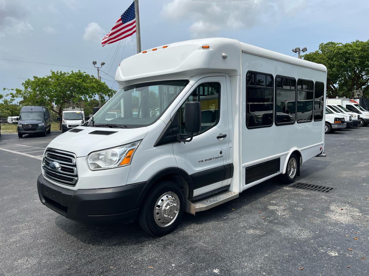 2019 Ford Transit Cutaway T-350 156" 10360 GVWR DRW