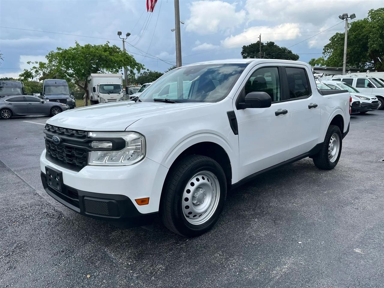 2022 Ford Maverick XL SuperCrew Pickup 4D 4 1/2 ft