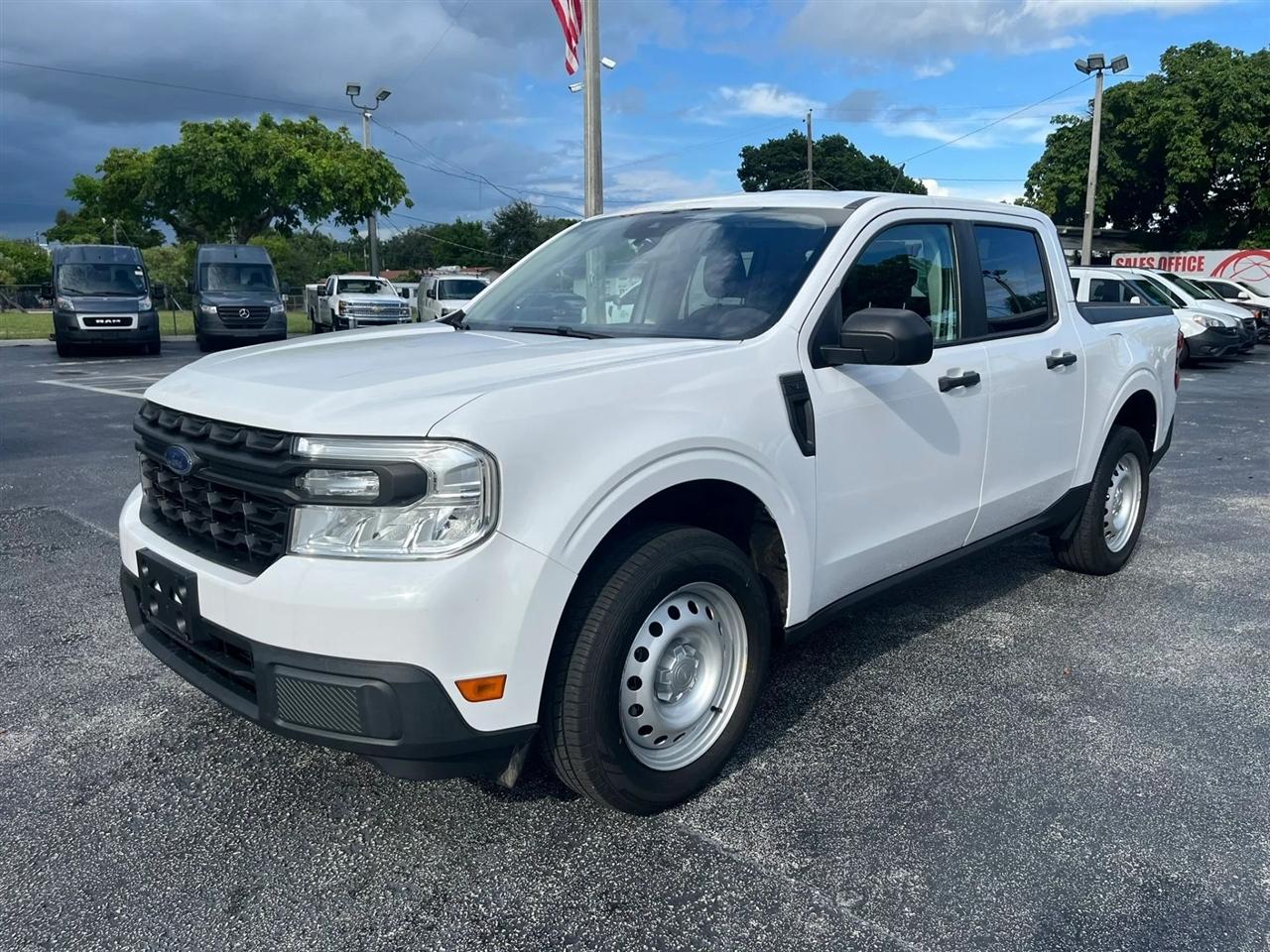 2022 Ford Maverick XL SuperCrew Pickup 4D 4 1/2 ft