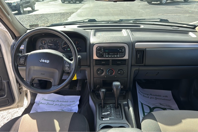 Jeep Grand Cherokee Laredo Special Edition 4WD 2004 Jeep Grand Cherokee Laredo Special Edition 4WD 2004