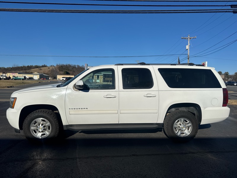 Chevrolet Suburban LS 2500 4WD 2011