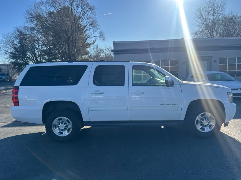 Chevrolet Suburban LS 2500 4WD 2011