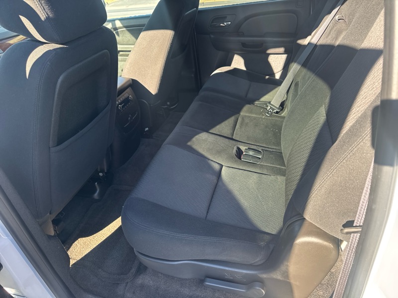 Chevrolet Suburban LS 2500 4WD 2011