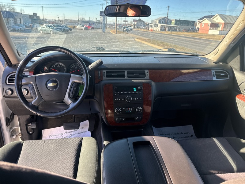 Chevrolet Suburban LS 2500 4WD 2011