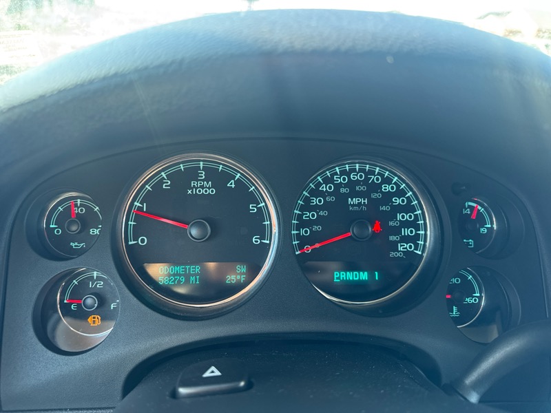 Chevrolet Suburban LS 2500 4WD 2011