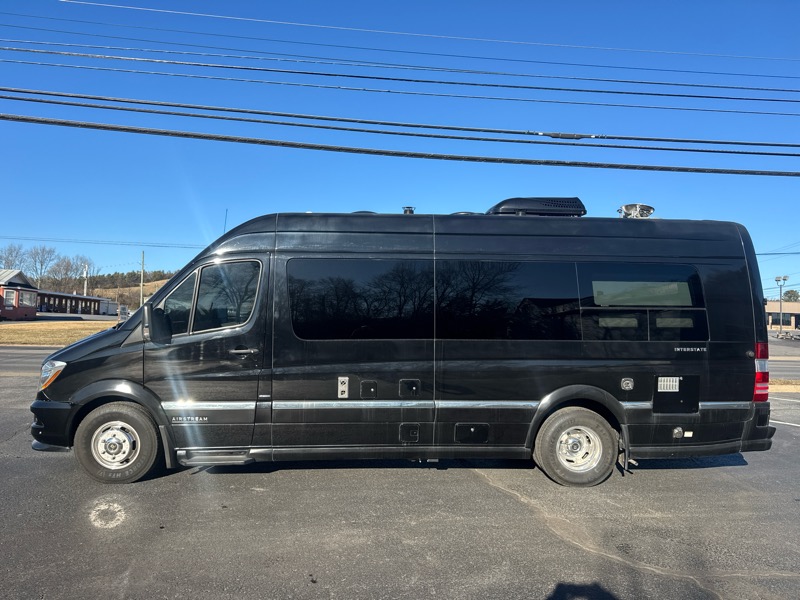 Mercedes-Benz Sprinter 3500 High Roof 170-in. WB 2015