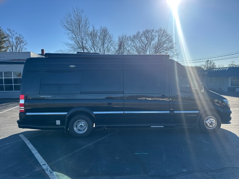 Mercedes-Benz Sprinter 3500 High Roof 170-in. WB 2015