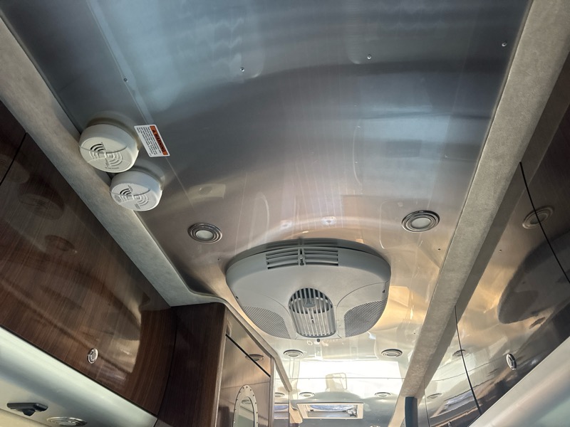 Mercedes-Benz Sprinter 3500 High Roof 170-in. WB 2015