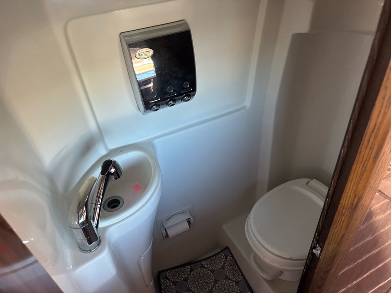 Mercedes-Benz Sprinter 3500 High Roof 170-in. WB 2015