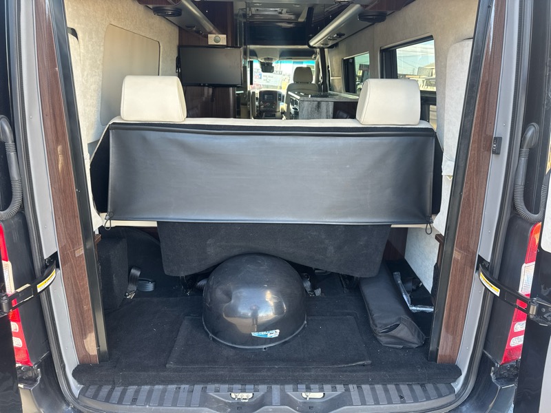 Mercedes-Benz Sprinter 3500 High Roof 170-in. WB 2015