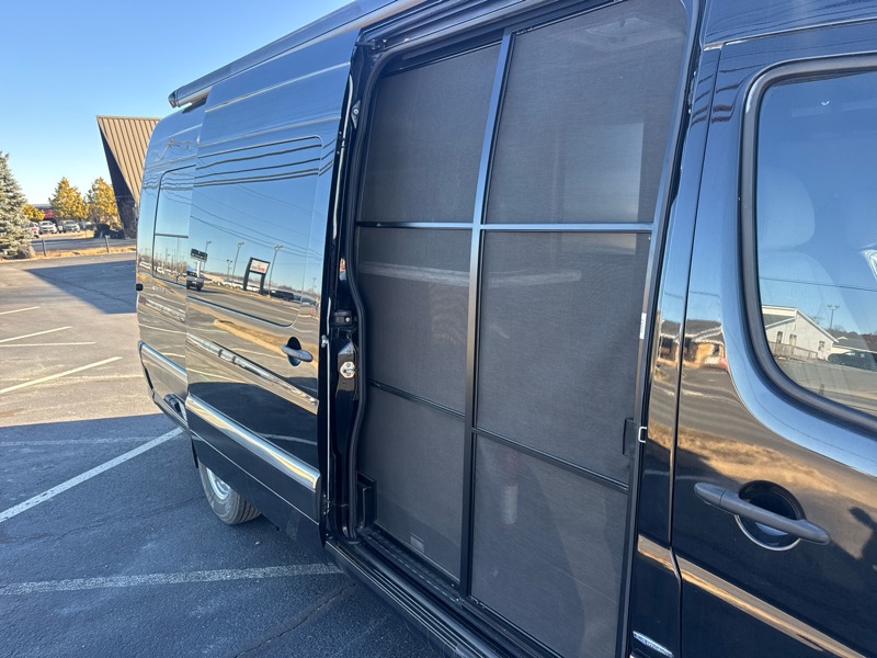 Mercedes-Benz Sprinter 3500 High Roof 170-in. WB 2015