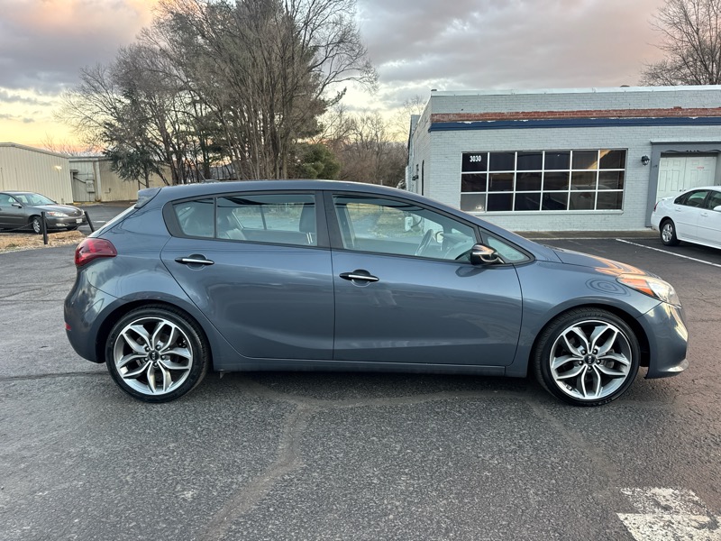Kia Forte 5-Door SX 6A 2016