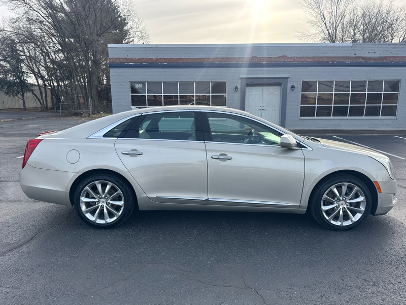 Cadillac XTS Luxury 2013