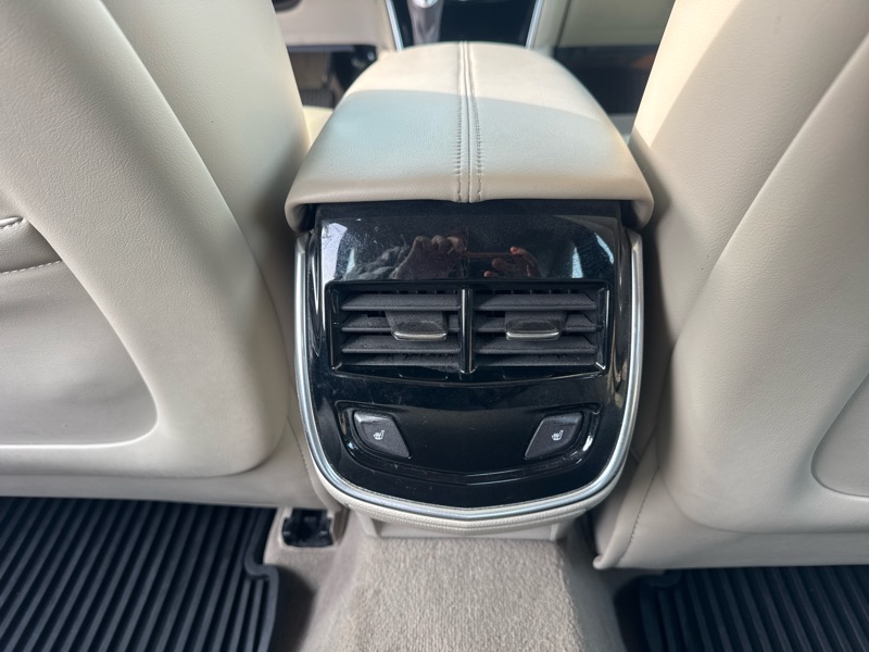 Cadillac XTS Luxury 2013