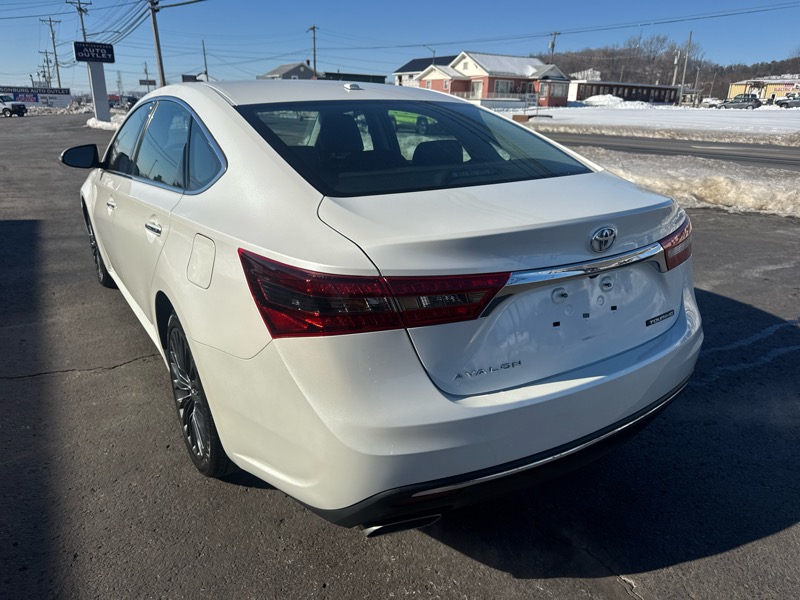 Toyota Avalon XLE 2016