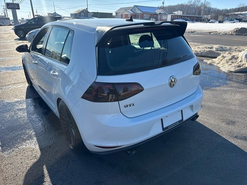 Volkswagen Golf GTI S 6M 4-Door 2017