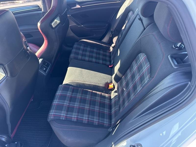 Volkswagen Golf GTI S 6M 4-Door 2017