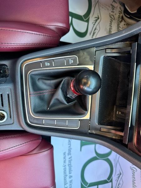 Volkswagen Golf GTI S 6M 4-Door 2017