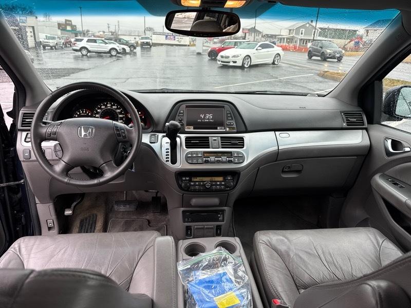 Honda Odyssey EX-L w/ DVD and Navigation 2010