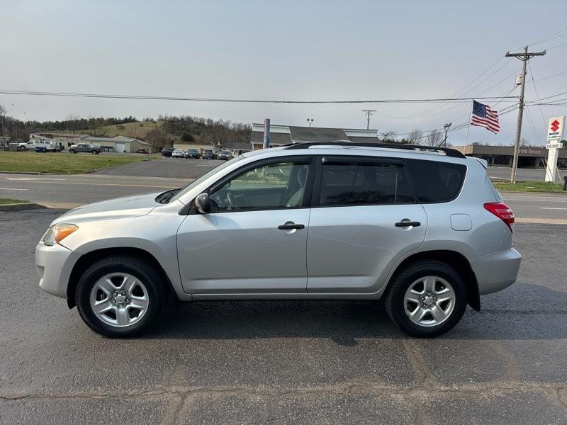 Toyota RAV4 Base I4 4WD 2010