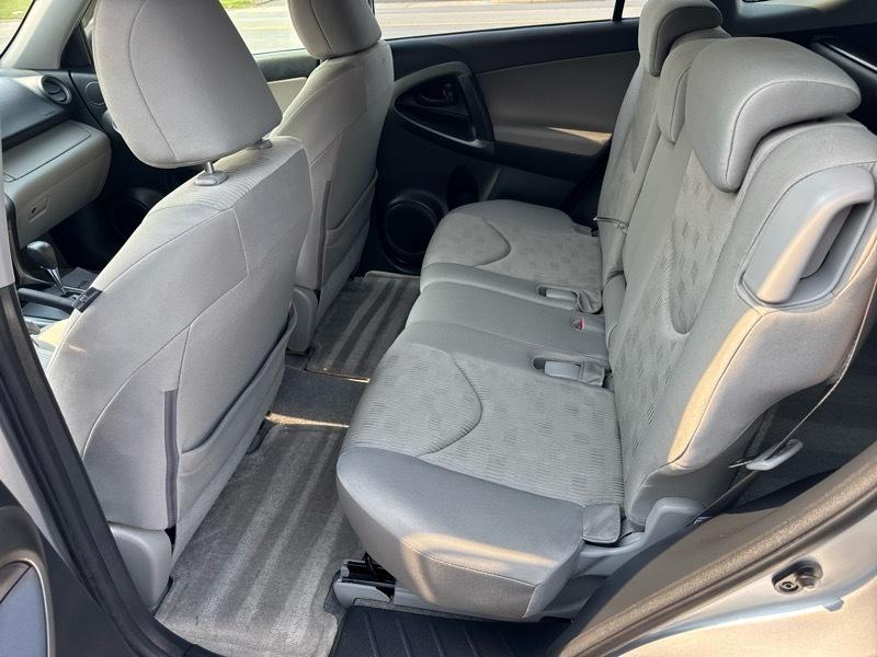 Toyota RAV4 Base I4 4WD 2010