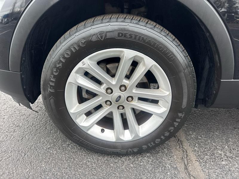 Ford Explorer Base 4WD 2016