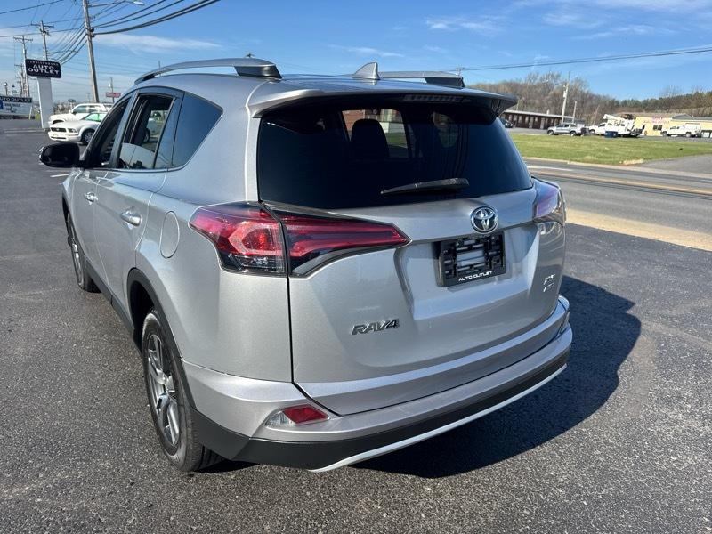 Toyota RAV4 XLE AWD 2018