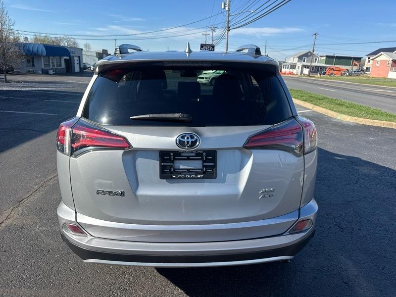 Toyota RAV4 XLE AWD 2018