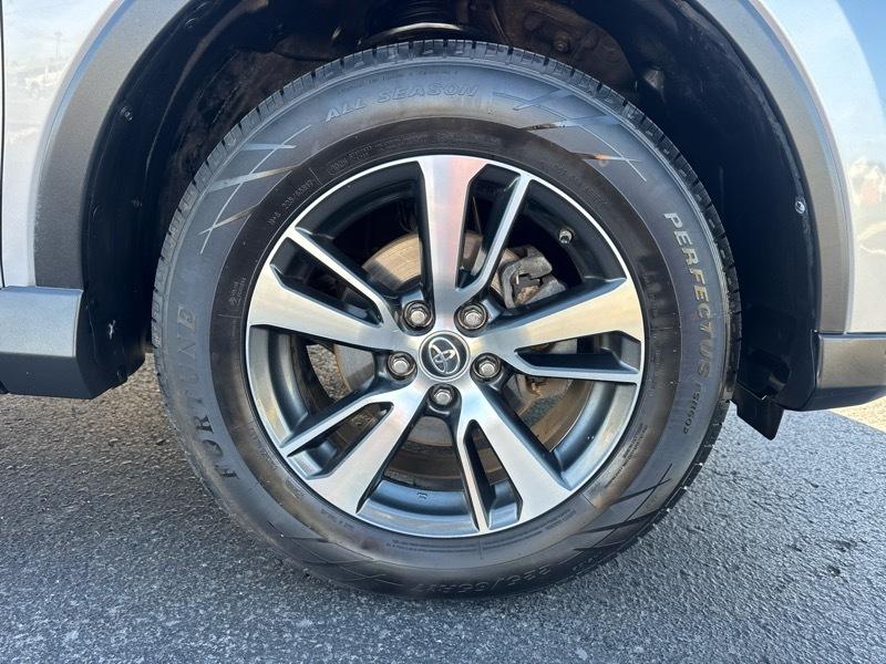 Toyota RAV4 XLE AWD 2018