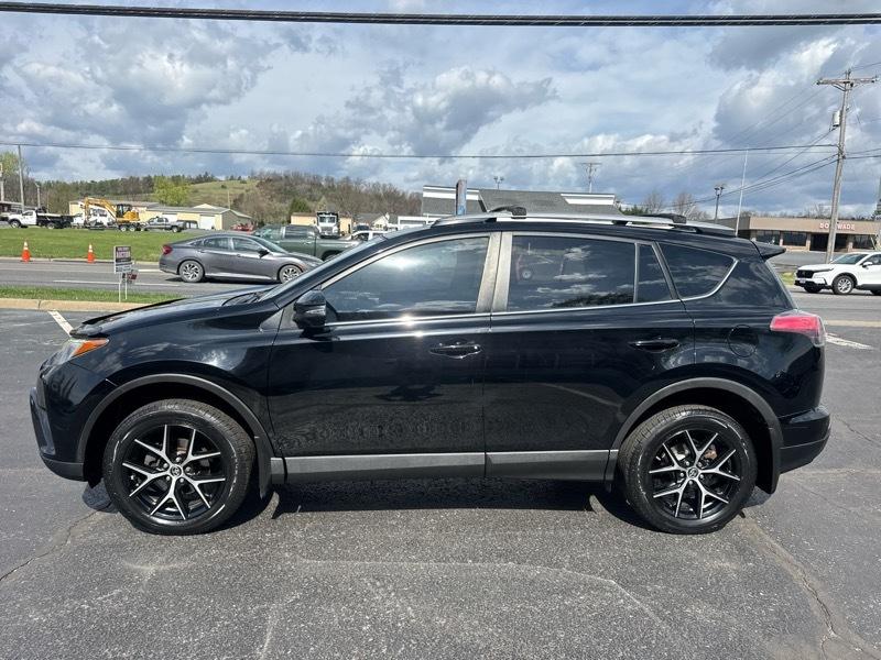 Toyota RAV4 SE 4WD 2018
