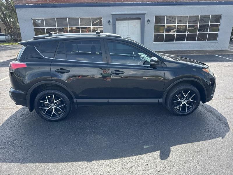Toyota RAV4 SE 4WD 2018