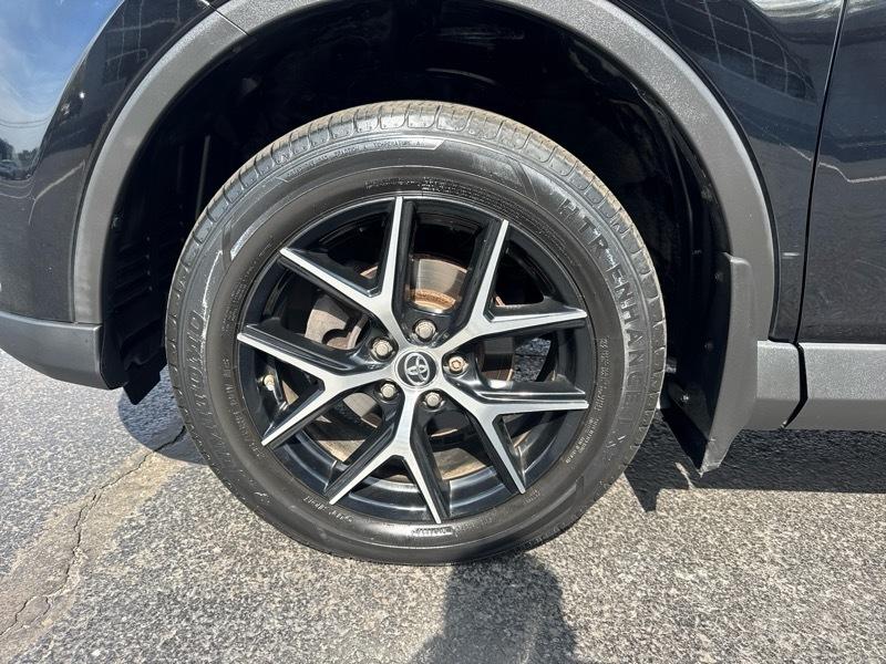 Toyota RAV4 SE 4WD 2018