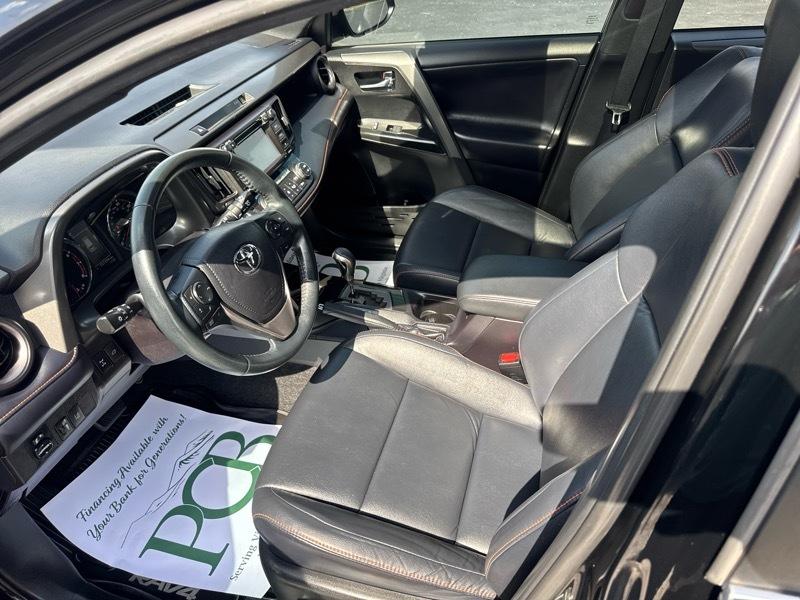 Toyota RAV4 SE 4WD 2018