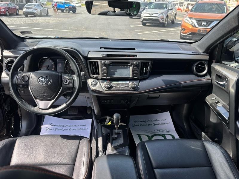 Toyota RAV4 SE 4WD 2018