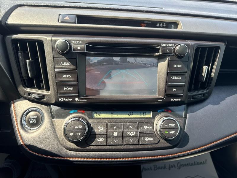 Toyota RAV4 SE 4WD 2018