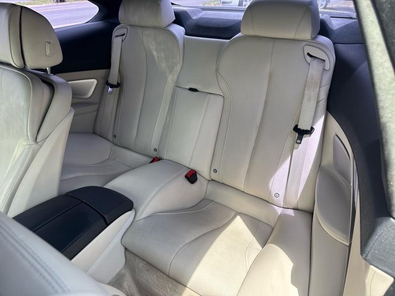 BMW 6-Series 650i Coupe 2012