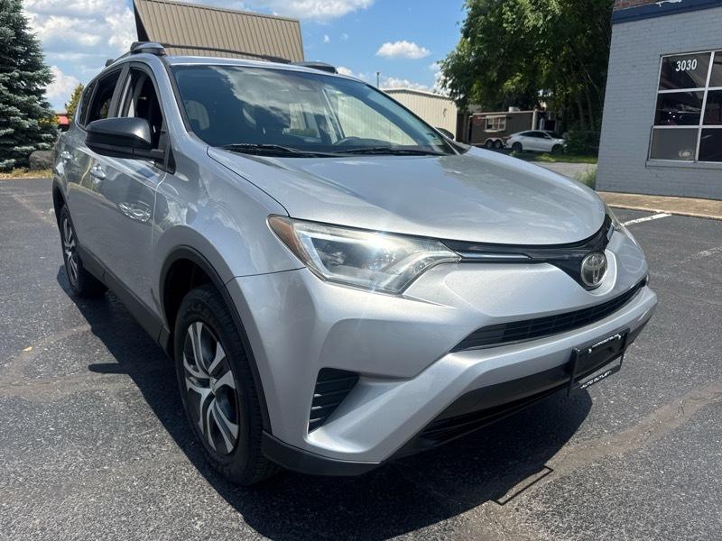 Toyota RAV4 LE AWD 2017