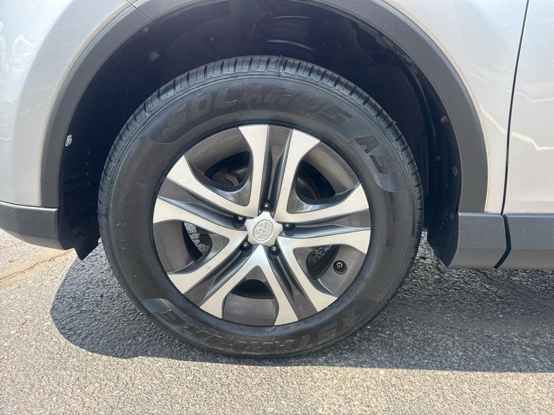 Toyota RAV4 LE AWD 2017