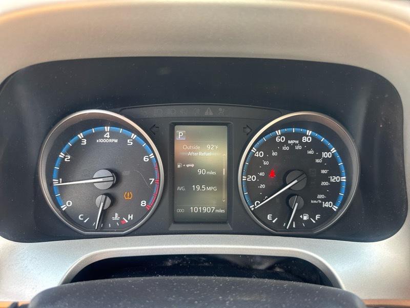 Toyota RAV4 LE AWD 2017