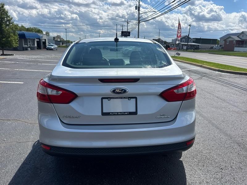 Ford Focus SE Sedan 2014