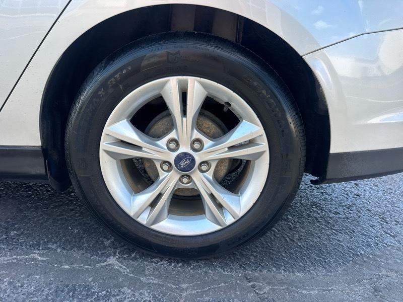 Ford Focus SE Sedan 2014