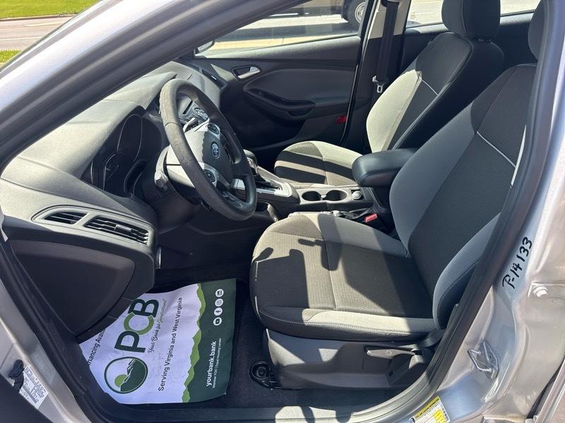 Ford Focus SE Sedan 2014
