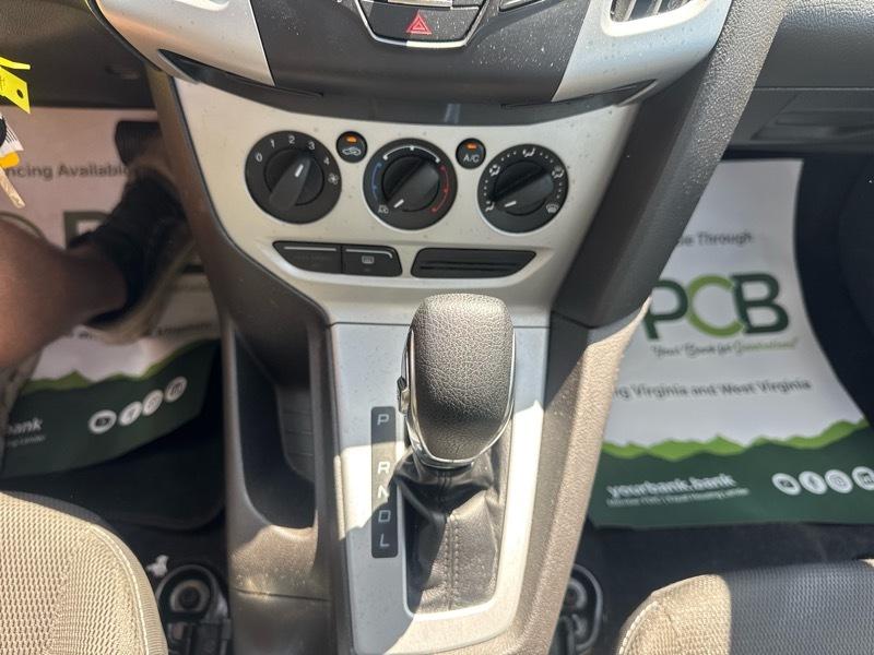 Ford Focus SE Sedan 2014